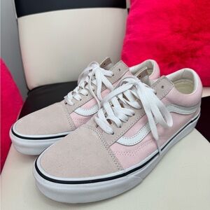 Vans Old Skool shoes in color Blushing M 8.5 W 10